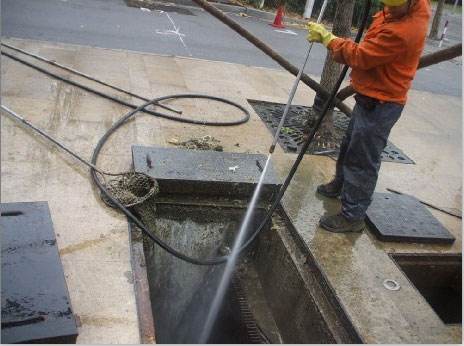 德城池底污泥如何清理